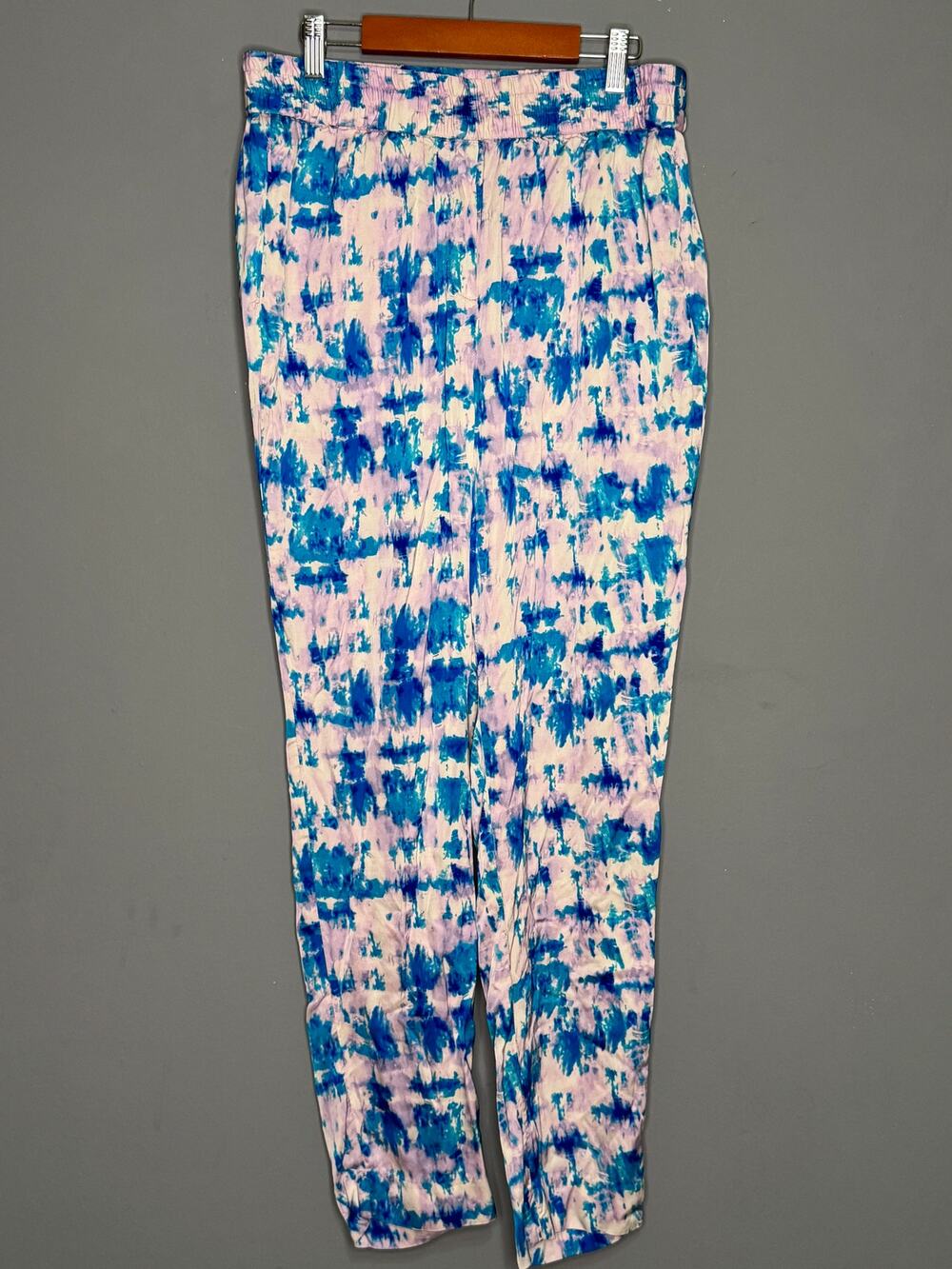 DONNA KARAN Woman’s Pink Satin Mid Rise Straight Leg Pants Size: Medium